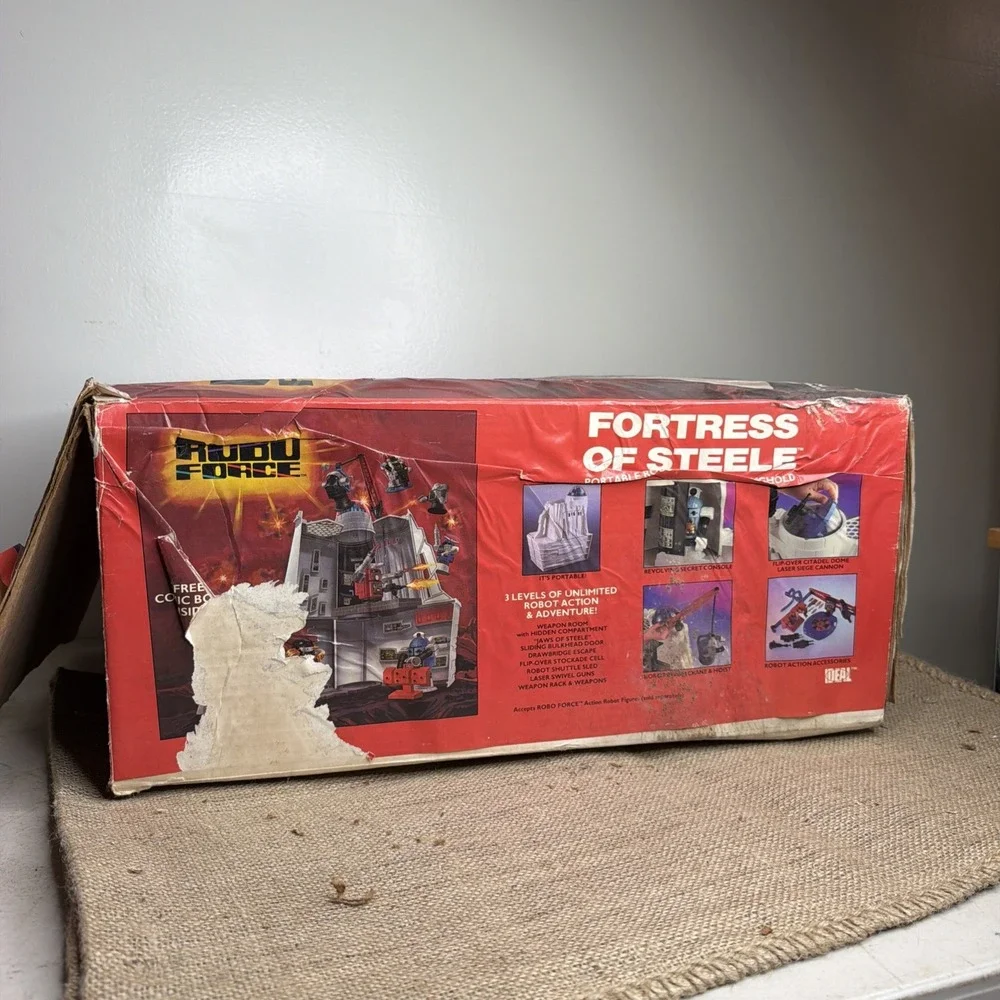 Robo Force Fortress Of Steele Ideal vintage playset, 4 Figurines, and orig box